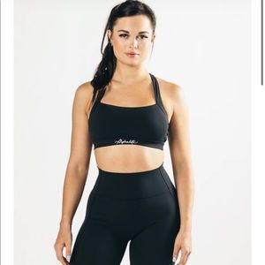 Alphalete pulse balance sports bra